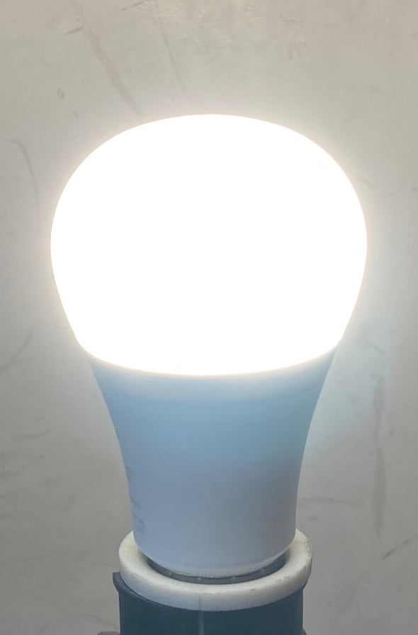 MEDIUM: GE Soft White(A19) 40W LED Light Bulbs